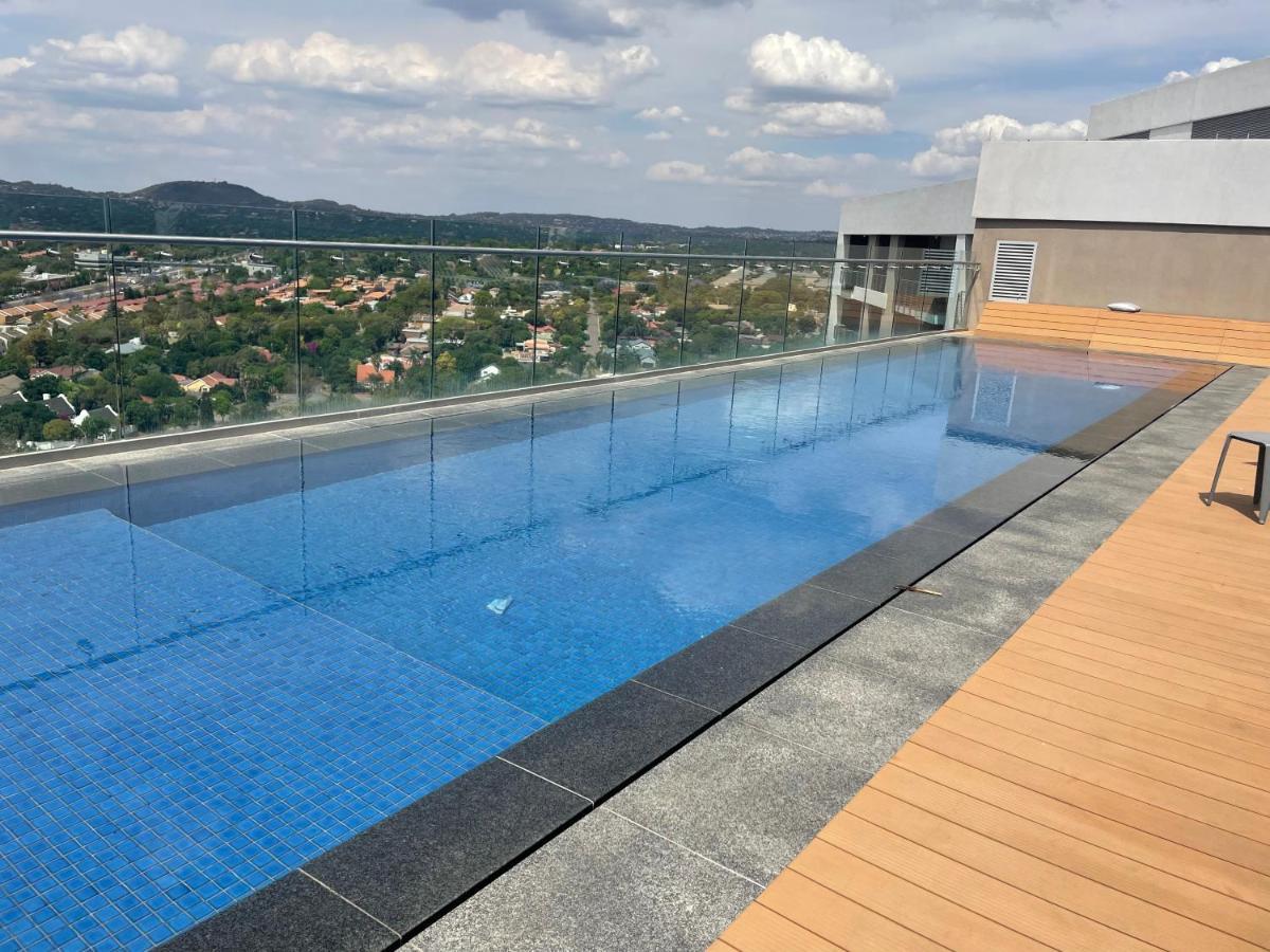 Menlyn Maine Trilogy Hotel Pretoria-Noord Kültér fotó